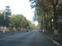 На Горького в Керчи укладывают первый слой асфальта на последней полосе движения