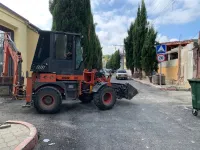 Новости » Общество: На Циолковского в Керчи процессу ремонта дороги и тротуаров мешают припаркованные машины
