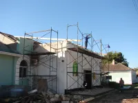 Новости » Общество: В керченском микрорайоне Капканы ведут капитальный ремонт кровли на храме