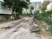 Новости » Общество: В районе Верхнего Солнечного в Керчи придомовые территории готовят к благоустройству
