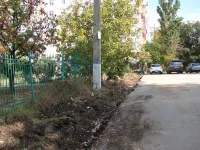 На придомовой территории четырех МКД района Промбазы демонтируют бордюры