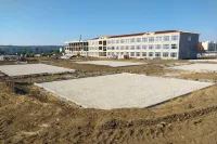 Новости » Общество: Строительство новой школы в Керчи продолжается