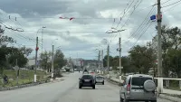Новости » Общество: На Камыш-Бурнском шоссе начали устанавливать новые бордюры