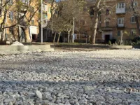 Новости » Общество: Двор по Петра Дейкало, 6/1 в Керчи готовят к асфальтированию