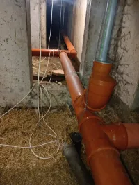 Новости » Коммуналка: В МКД по Сморжевского, 3 в Керчи решили проблему с аварийной канализацией