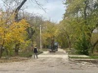 На улице Энгельса в Керчи продолжается ремонт дороги