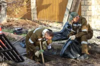 Новости » Общество: В Керчи проводят работы по очистке ливневых канализаций