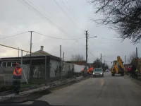 На улице Попова в Керчи делают новые тротуары