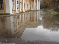 Новости » Общество: В Керчи топит территорию в районе улицы Войкова