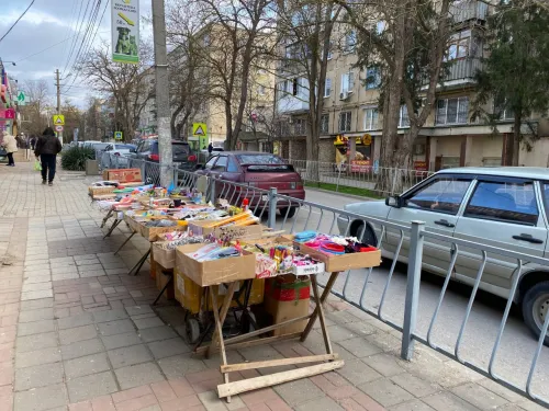 В Керчи продолжаются рейды по пресечению стихийной торговли