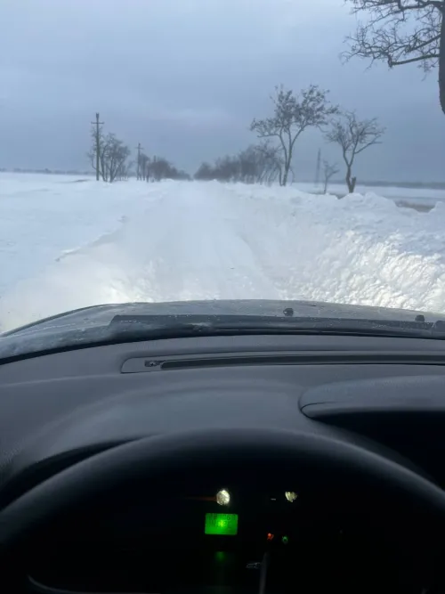 Дорогу в Бондаренково заметает снегом