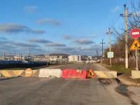 В Керчи ремонтируют дорогу-дублер на Шоссе Героев Сталинграда