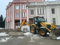 Новости » Общество: В Керчи завершается укладка в грунт труб центрального отопления к больнице водников
