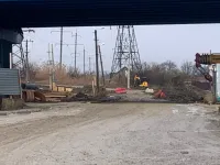 Новости » Общество: Проезд и проход на улицу Верхнюю в Керчи приводят в порядок