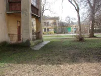 Новости » Общество: Жители домов по Суворова, 10, 12 в Керчи мечтают о нормальных заездах в свои дворы