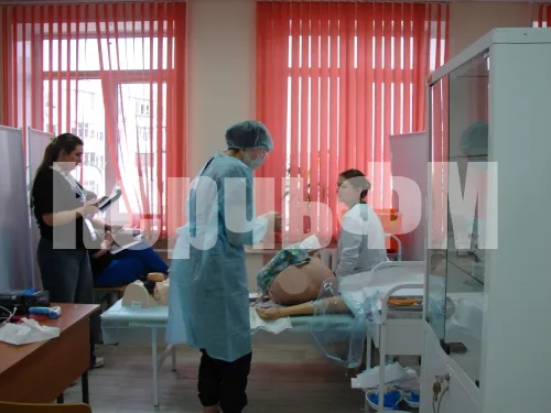 В медколледже Керчи завершается чемпионат "Профессионалы" по направлению "Лечебное дело (фельдшера)"