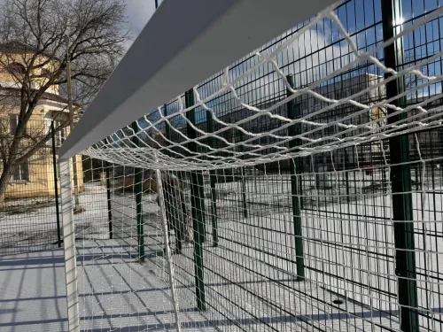 Во дворе по Буденного, 3 в Керчи завершили ремонт спортивных площадок