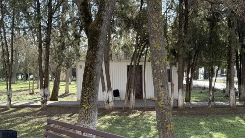 Обещания без результата: модульный санузел в Керчи так и не заработал