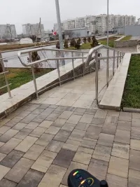 Новости » Общество: У Школы зимних видов спорта в Керчи выполнили условия полноценной доступной среды