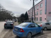 Новости » Общество: Парковка у водоканала Керчи нуждается в расширении