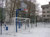 В Керчи за Дворцом Пионеров отремонтировали футбольную площадку