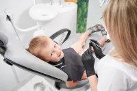 Советы от стоматолога: Молочные зубы лечить или удалять? Разрушаем миф