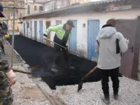 В квартале района дома Бардина, 1 в Керчи заасфальтировали внутриквартальные проезды