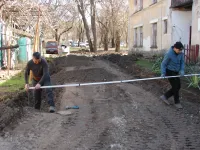 В Керчи стартовали работы по благоустройству придомовой территории Войкова, 20 и 22