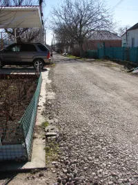 В Керчи отремонтировали дорогу по улице Крымской: благодарности и нарекания