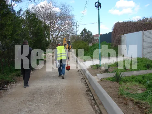 Над зоной отдыха Сморжевского в Керчи уложили первую линию бордюров