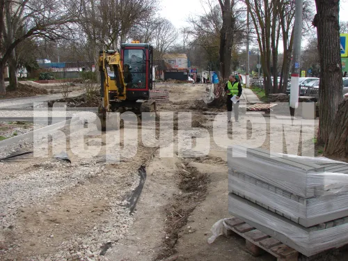 Территорию остановки "Казакова" в Керчи облагородят тротуарной плиткой