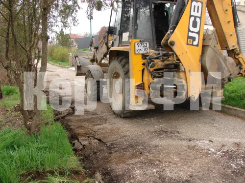 На пляже Сморжевского в Керчи возобновились работы