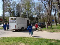 Новости » Общество: Керчане просят установить остановочный павильон на Казакова для маршрута №37