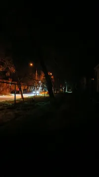 Новости » Общество: Тротуары вдоль улицы Суворова в Керчи нуждаются в освещении