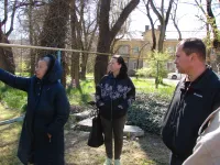 Новости » Общество: Жители квартала района Розы Люксембург, 8 в Керчи вносят коррективы в благоустройство своих территорий