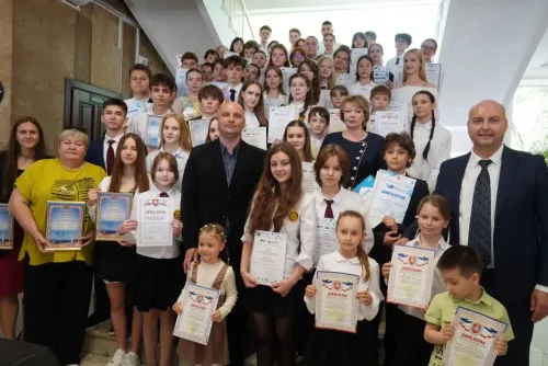 Сегодня в Керчи отметили городскими наградами одаренных детей
