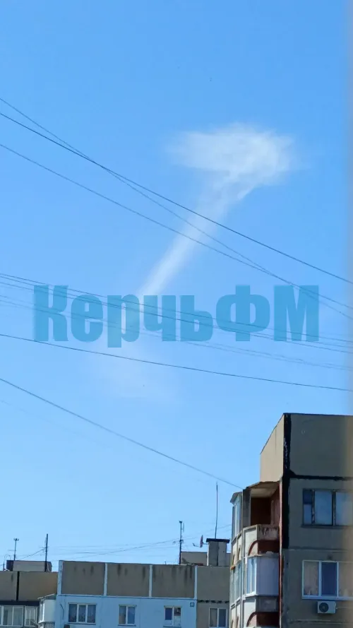 В небе над Керчью сегодня - буква "Z" из облаков