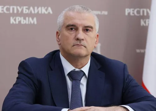 Аксёнов: в ближайшее время больших объемов топлива в продажу не поступит