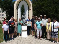 6 июня в Керчи у памятника А.С. Пушкину звучали стихи поэта и о поэте