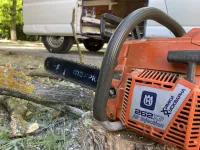На улице Первой Пятилетки в Керчи обрезали деревья