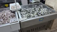 Новости » Общество: В рыбном корпусе на центральном рынке в Керчи 10 июля было так
