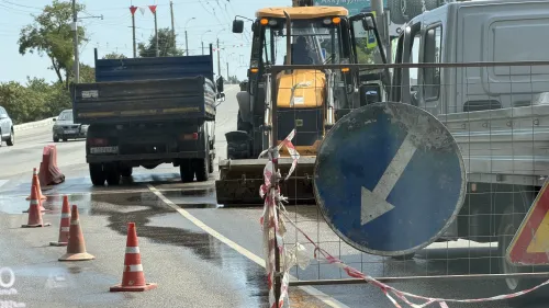 На Горького частично перекрыли две полосы дороги