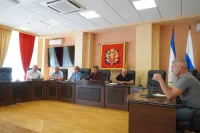 Игорь Крутьков провел аппаратное совещание