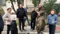 Фонарю - быть, а игровые элементы пока придётся подождать