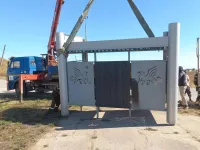 В Нижней Жуковке установили остановочный павильон