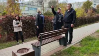 На улице Кирова перенесут мешающую скамейку и подготовят замену трубы