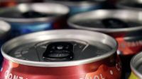 В России ввели штрафы до 500 тысяч рублей за продажу энергетиков несовершеннолетним