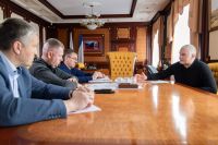 Новости » Общество: К апрелю работы по ямочному ремонту асфальтированных улиц должны быть окончены