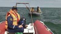 В Ленинском районе Крыма спасли троих рыбаков на сломанной моторной лодке