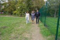 Новости » Общество: Рассматривается возможность обустройства пешеходной дорожки у школы № 25